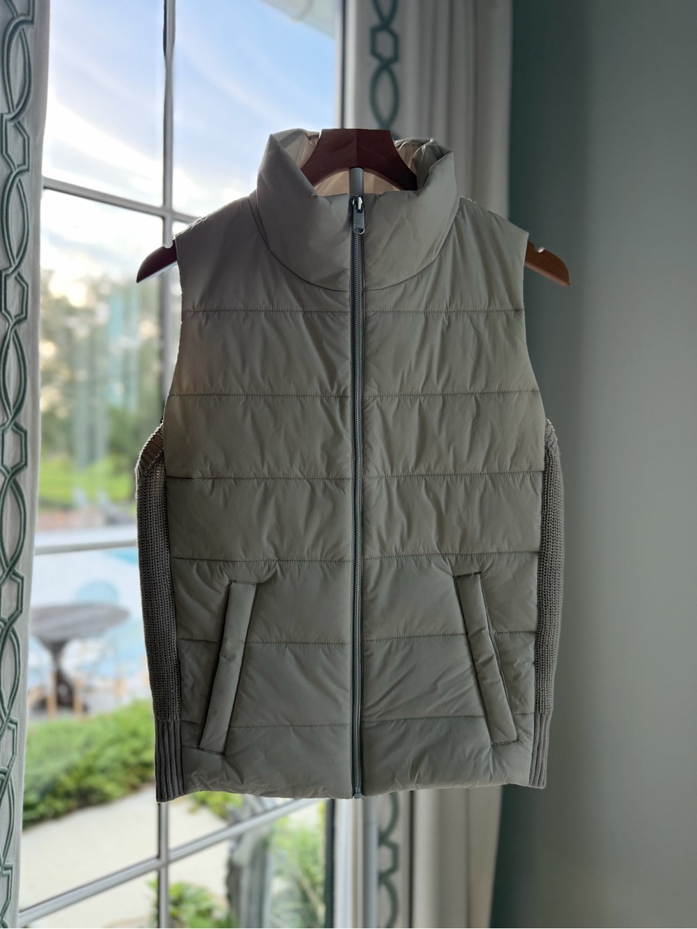 Athleta Merino Wool Puffer Knit Vest Cream Beige Size M